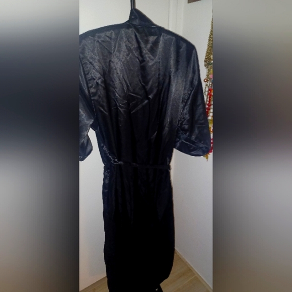 Vintage Robe - Picture 5 of 5